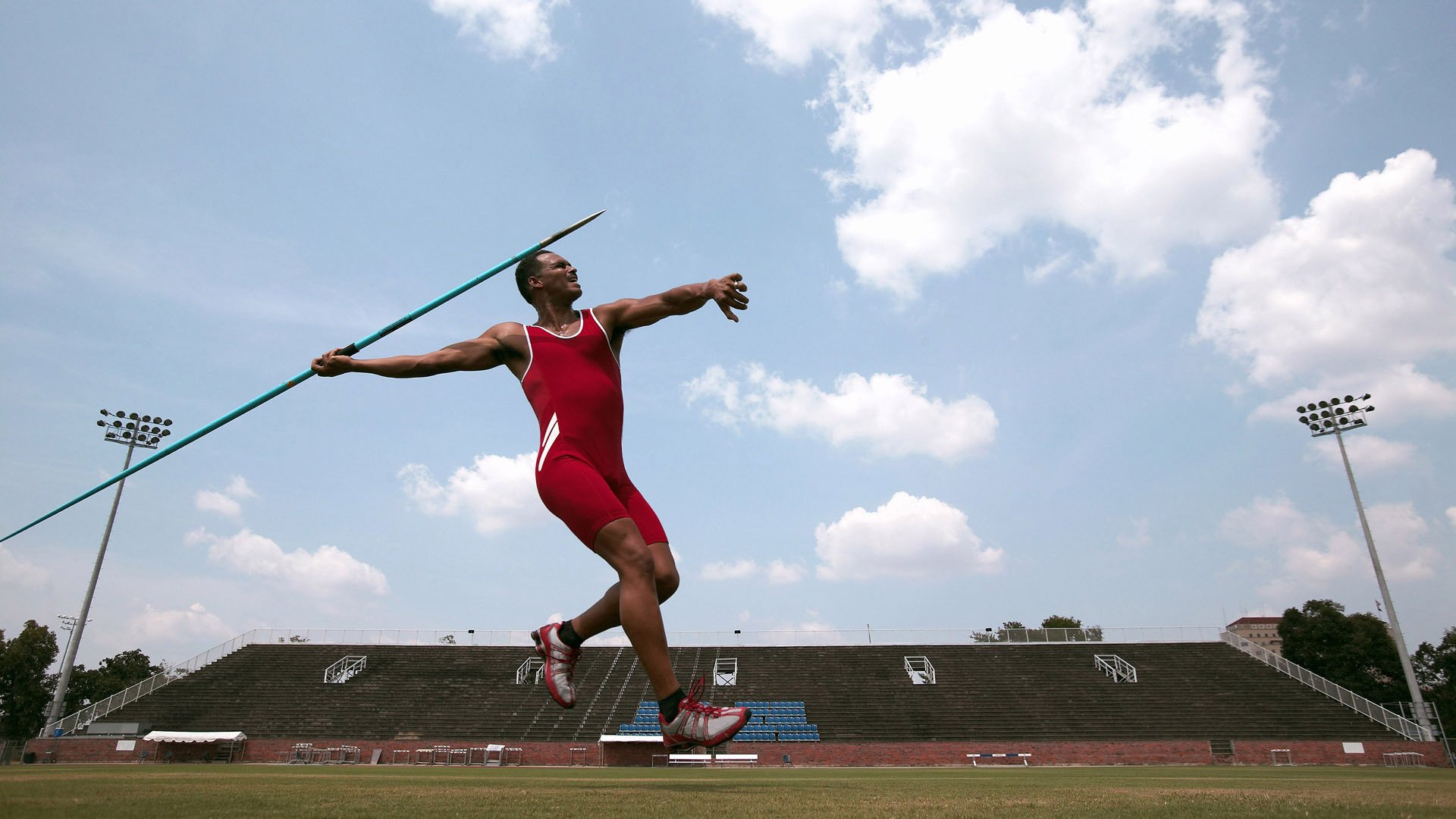 上海海港能否中超三连冠？北京国安变成保级裁决官，上海海港vs国安