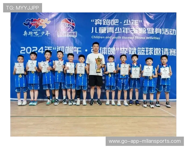 拼搏是中国篮球永恒的旋律，拼搏是一种